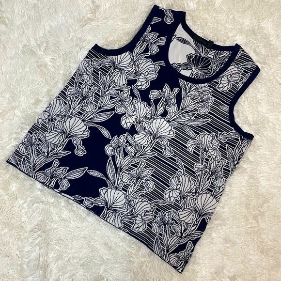 Nina Leonard Navy & White Floral Print Scoop Neck Sleeveless Sweater Vest, 1X - Picture 1 of 11